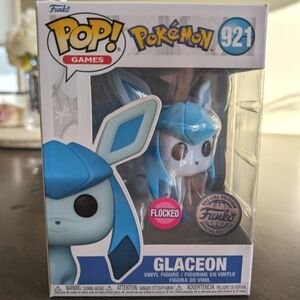 Pokemon Glaceon Funko Special Edition Flocked NEW #921